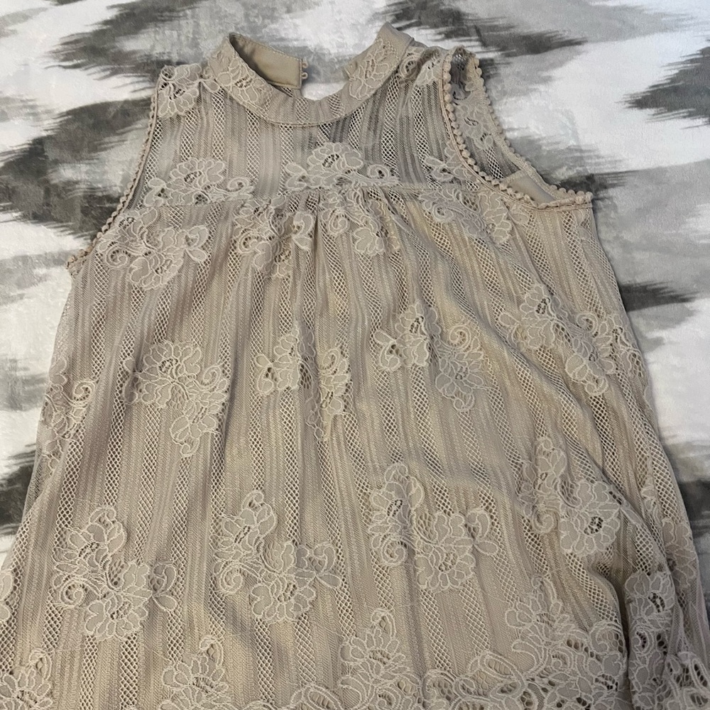 Simple Blouses - Picture 5 of 7